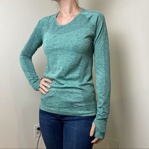 Nike | Dri Fit Long Sleeve Thumbhole Running Athletic Top Medium